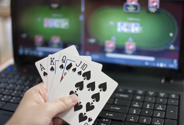 Antarmuka platform jdm88 menampilkan berbagai permainan slot dan kasino langsung